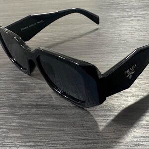 Prada sunglasses brand new without a box